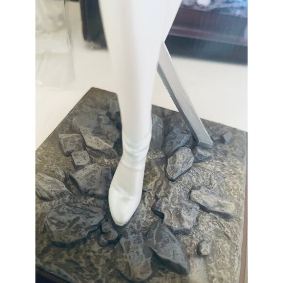 NieR: Automata 2B White Dress Interchangeable Heads Figure - Picture 6 of 11